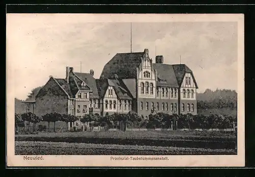 AK Neuwied, Provinzial-Taubstummenanstalt von Feldern aus gesehen