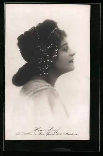 AK Schauspielerin Hansi Schöpf mit Perlen im Haar