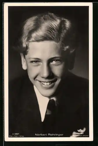 AK Schauspieler Norbert Rohringer mit strahlendem Lachen