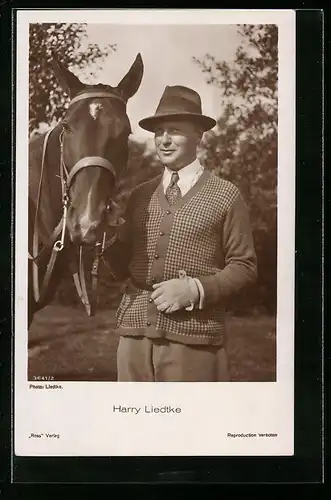 AK Schauspieler Harry Liedtke mit Pferd