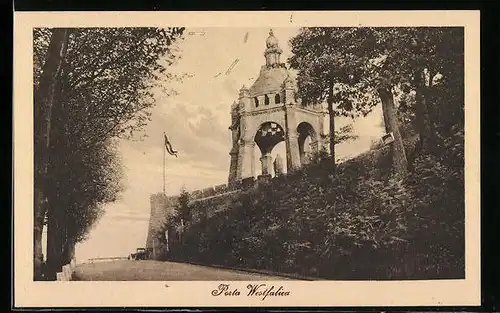 AK Porta Westfalica, Porta-Denkmal mit Wald