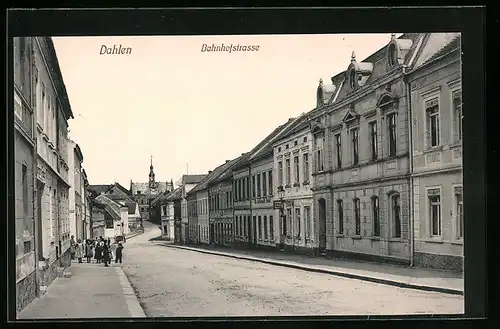 AK Dahlen, Passanten in der Bahnhofstrasse