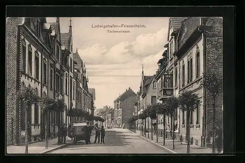 AK Ludwigshafen-Friesenheim, Passanten in der Taubenstrasse