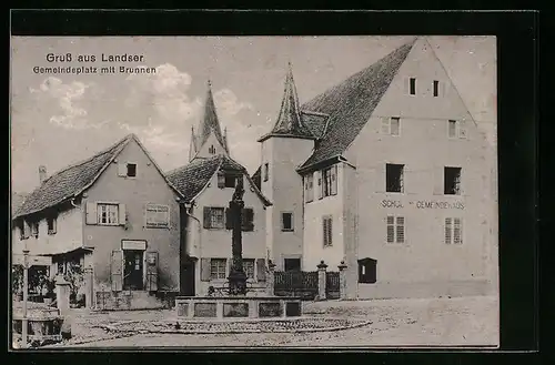 AK Landser, Gemeindeplatz mit Brunnen und Schul-Gemeindehaus