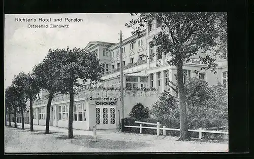 AK Zinnowitz /Ostsee, Richters Hotel und Pension hinter Strassenbäumen