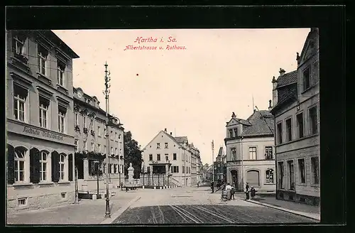 AK Hartha i. Sa., Albertstrasse mit Rathaus