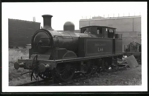 Fotografie britische Eisenbahn, Dampflok London Transport, Lokomotive Nr. L. 44