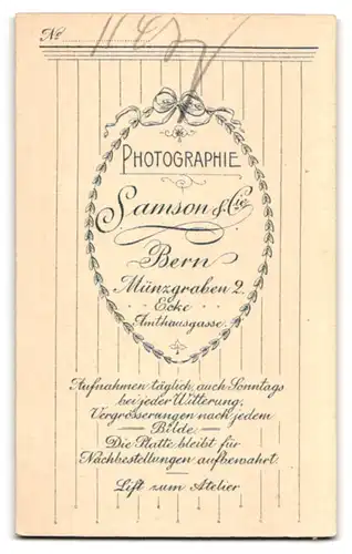 Fotografie Samson & Co, Bern, Münzgraben 2, bürgerliche Dame mit Schleife im Haar