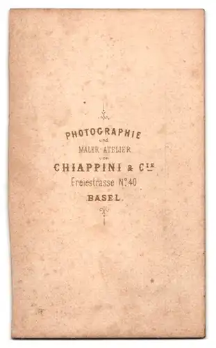 Fotografie Chiappini & C., Basel, Freiestrasse 40, bürgerlicher Herr im Anzug mit Zigarre