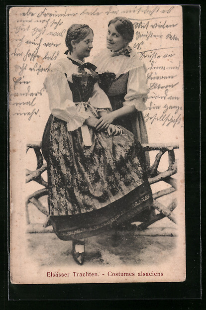 AK Zwei hübsche junge Frauen in Elsässer Tracht... | oldhting.de