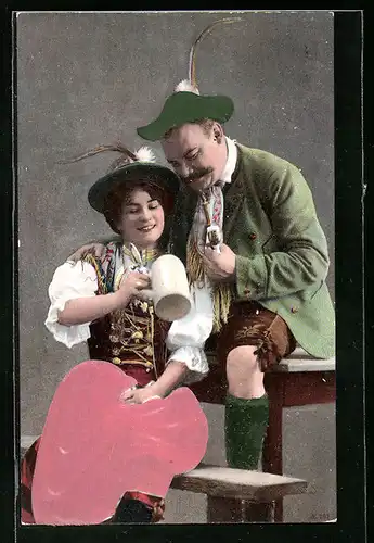 Präge-AK Bayerisches Paar in Tracht beim Bier