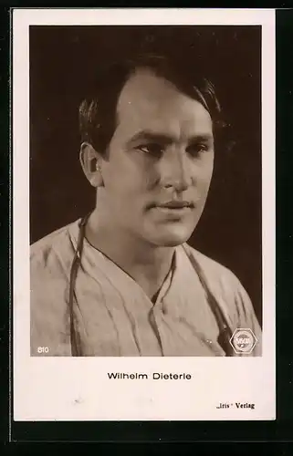AK Schauspieler Wilhelm Dieterle mit ernstem Blick