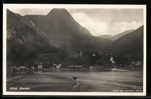 AK Maraak, Ortspanorama mit Bergen und Wasserfall