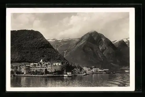 AK Balholm (Balestrand), Panorama des Ortes