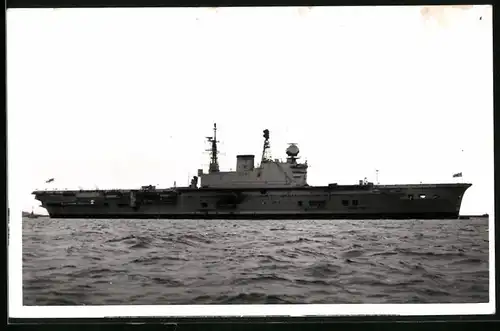 Fotografie Kriegsschiff Flugzeugträger HMS Victorious der British Royal Navy