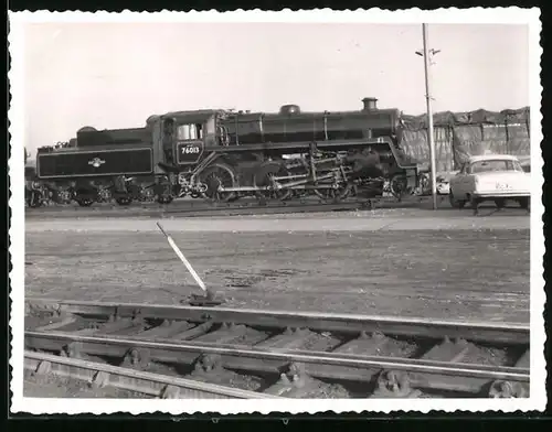 Fotografie britische Eisenbahn, Dampflok, Tender-Lokomotive Nr. 76013