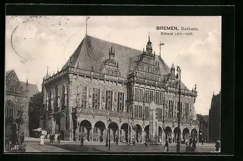 AK Bremen, Spaziergänger vor dem Rathaus