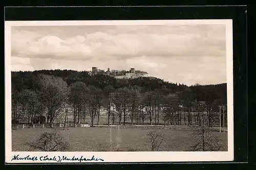 Foto-AK Neustadt /Saale, Blick auf das Schloss