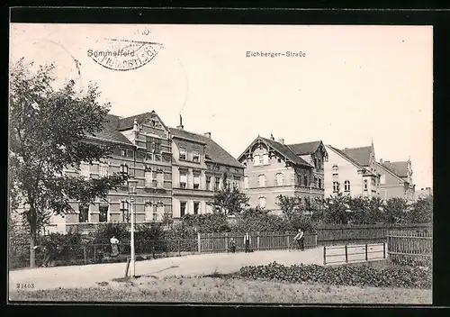 AK Sommerfeld, Passanten in der Eichberger Strasse