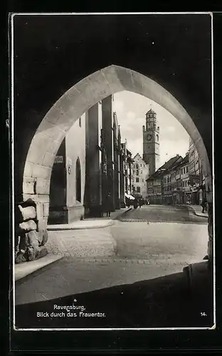 AK Ravensburg, Blick durch das Frauentor auf die Kirche