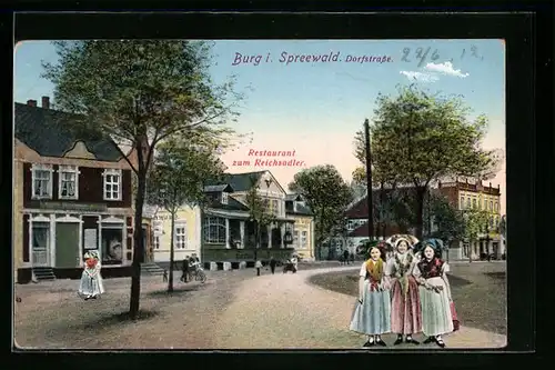 AK Burg im Spreewald, Restaurant zum Reichsadler, Frauen in Tracht