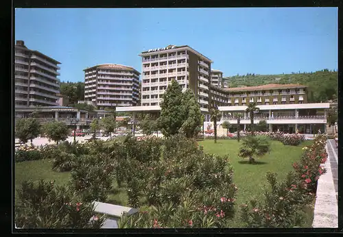 AK Portorose, Anlagen mit Blick auf Hotels