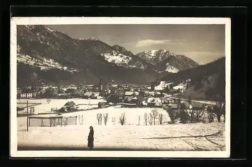 Foto-AK Kranjska Gora, Die Stadt in einer herrlichen Winterlandschaft gelegen
