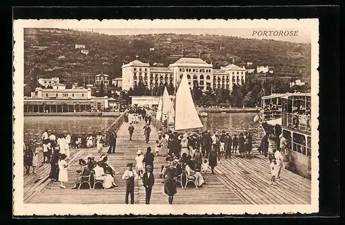 AK Portorose, Festlichkeit am Landungssteg, Segelboote