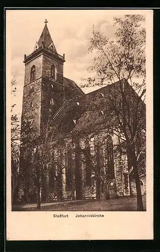 AK Stassfurt, Blick durch Bäume auf die Johanniskirche