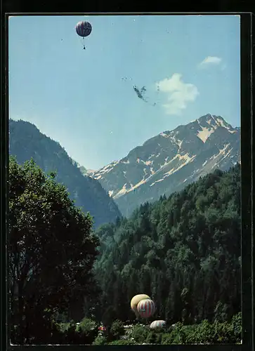 AK Ballonpost mit Stempel, Ballon mit Bergpanorama
