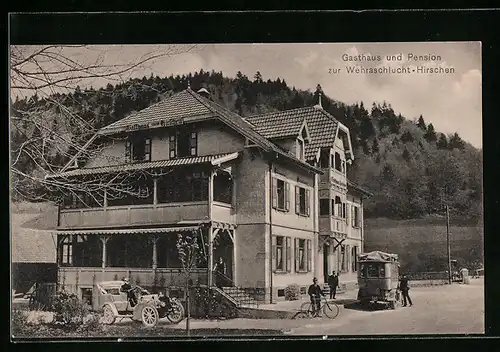 AK Todtmoos-Au, Gasthaus und Pension zur Wehraschlucht-Hirschen, Strassenansicht mit Automobilen