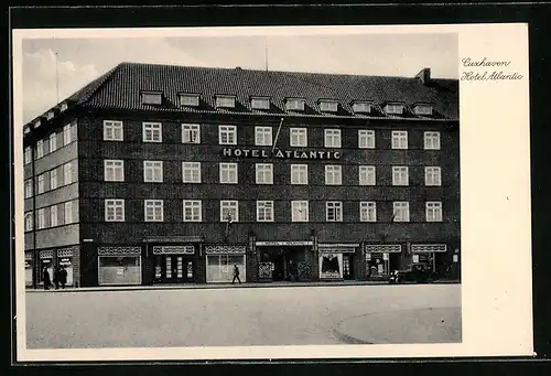 AK Cuxhaven, Hotel Atlantic im Hause der Deutschen Arbeitsfront mit Strasse