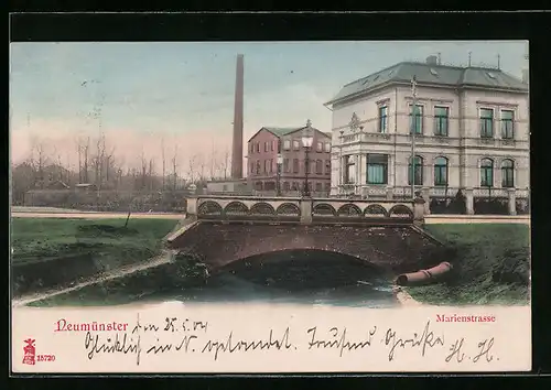 AK Neumünster, Marienstrasse mit Brücke und Fabrikschornstein