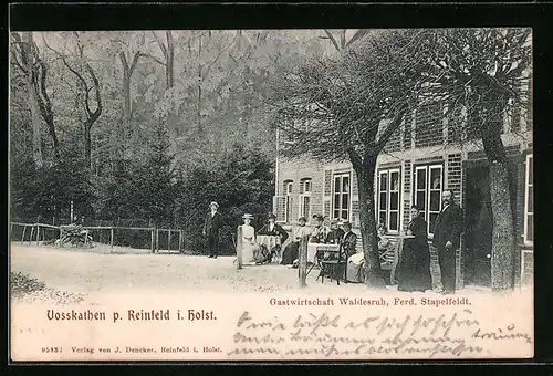 AK Vosskathen p. Reinfeld i. Holst., Gastwirtschaft Waldesruh von Ferd. Stapelfeldt mit Gästen