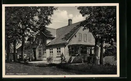 AK Jersbek, Gasthaus Fasanenhof, Rud. Larsson mit Radfahrer