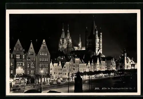 AK Köln, der Kölner Dom im Scheinwerferlicht