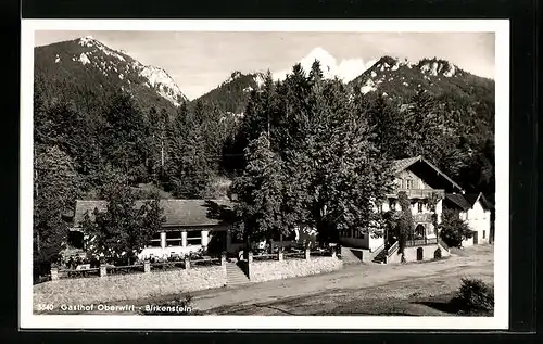 AK Birkenstein, Gasthof Oberwirt mit Bergen im Hintergrund