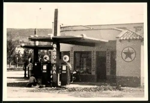 Fotografie Tankstelle, Gasolina Texaco, Zapfsäule & Tankwart