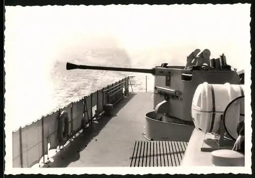 Fotografie Bundesmarine, Geschütz auf einem Torpedo-Schnellboot, Kriegsschiff