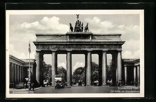 AK Berlin, Brandenburger Tor mit Doppeldeckerbus