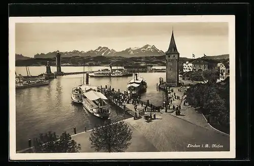 AK Lindau i. B., Hafen mit Blick auf Berge