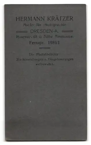 Fotografie Hermann Krätzer, Dresden-A., Rosenstr. 48, Portrait hübsches Fräulein in Bluse und Rock