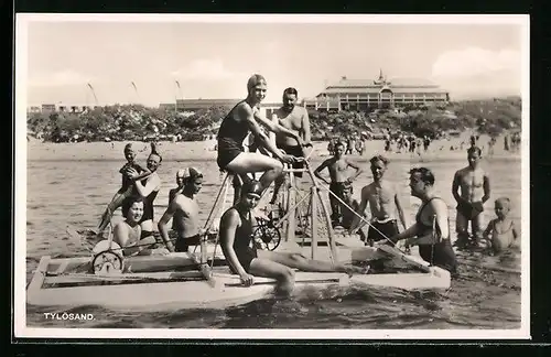 AK Tylösand, Tretboot-Fahrt mit Strandblick