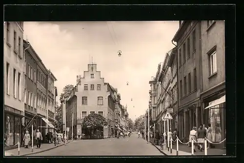 AK Apolda, Bahnhofstrasse mit Passanten