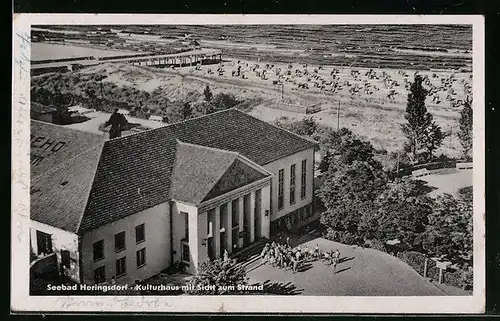 AK Heringsdorf / Seebad, Kulturhaus mit Sicht zum Strand