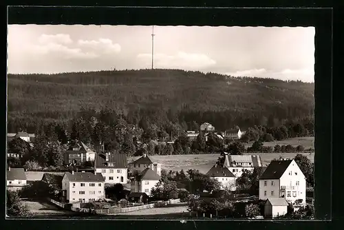 AK Bischofsgrün / Fichtelgebirge, Blick zum Fernsehturm auf dem Ochsenkopf