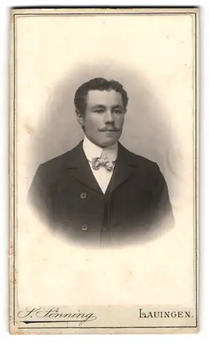 Fotografie S. Sönning, Lauingen, Gartenstr. 8, Portrait charmanter junger Mann mit Schnurrbart