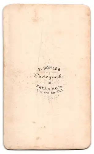 Fotografie P. Böhler, Freiburg i. B., Louisenstr. 43, Portrait brünette Schönheit mit eleganter Hochsteckfrisur