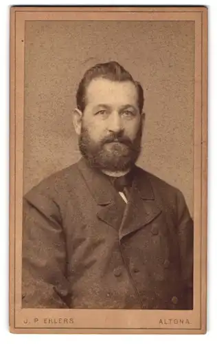 Fotografie J. P. Ehlers, Altona, Königstr. 220, Portrait stattlicher Herr mit Vollbart