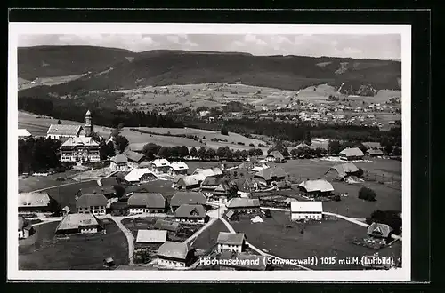 AK Höchenschwand / Schwarzwald, Totale aus der Luft gesehen